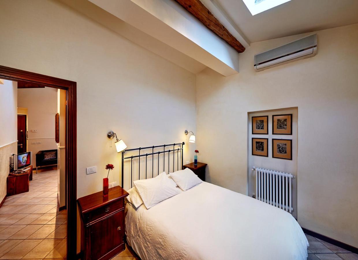 The Flora And Florian Apartments - The Feeling Of Touching The Duomo Florenţa Exterior foto
