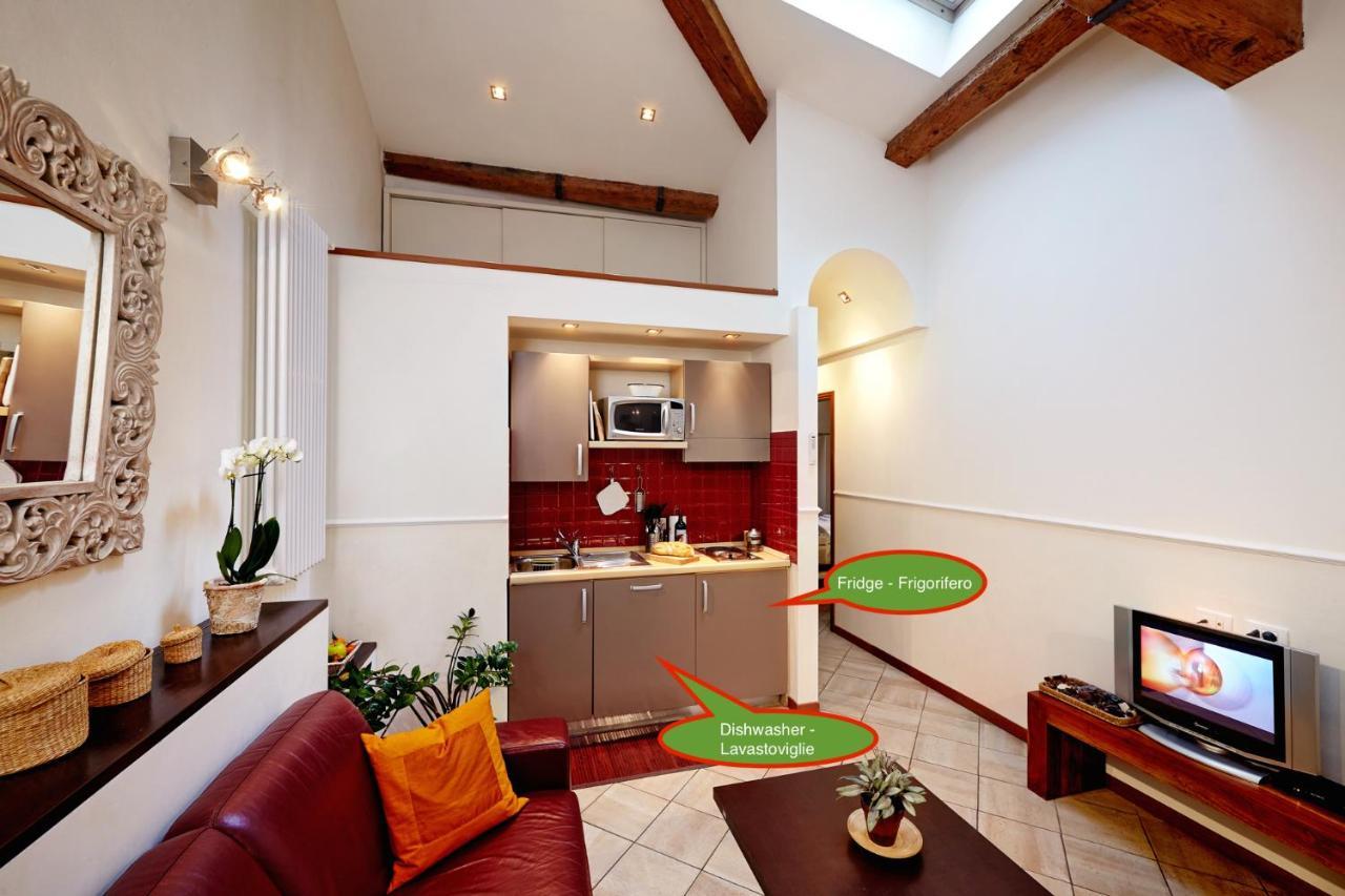 The Flora And Florian Apartments - The Feeling Of Touching The Duomo Florenţa Exterior foto